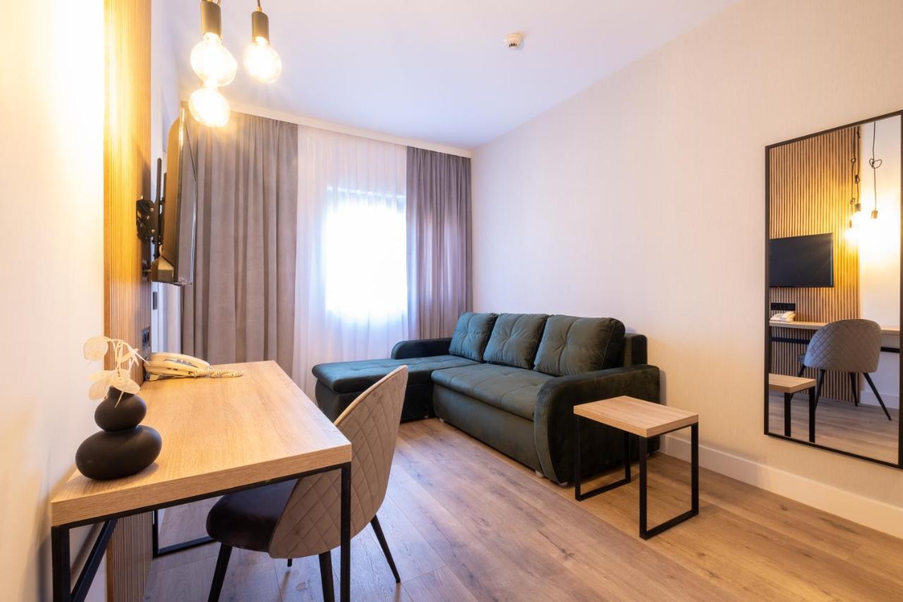 Pensiunea Casa Georgia Comanesti  Extérieur photo