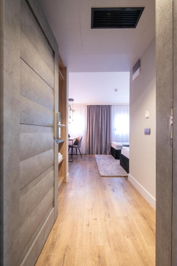 Pensiunea Casa Georgia Comanesti  Extérieur photo